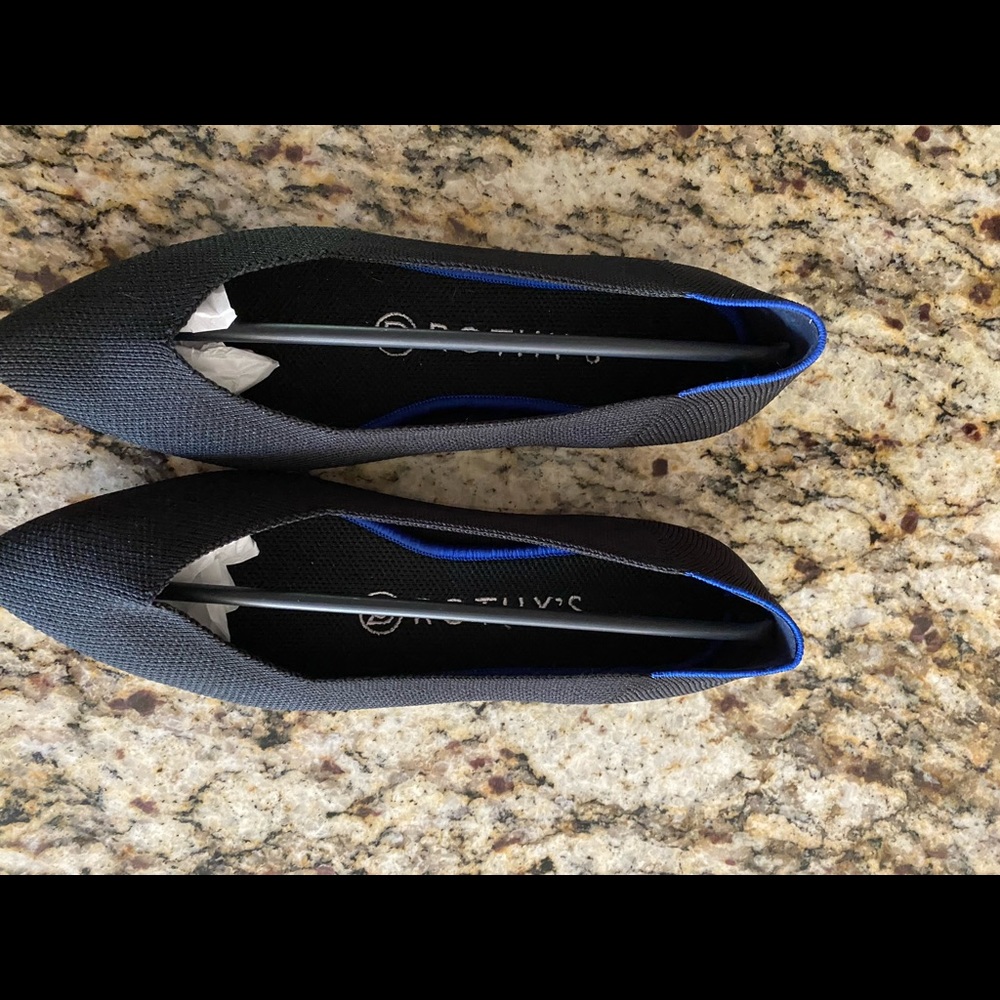 Black Point Flat size 6.5 runs small-